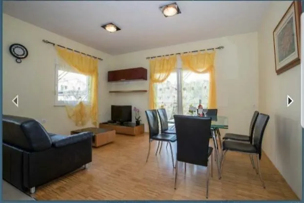 Apartment Villa Leona Lopar